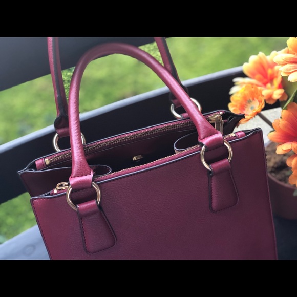 Pre-loved Fashion Bag. - Picture 3 of 5